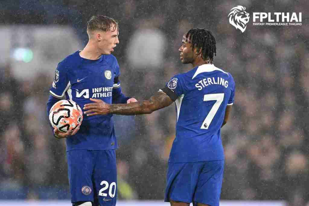 ราฮีม สเตอร์ลิง (7.0m) และ โคล พัลเมอร์ (5.3m)