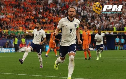 เนวิลล์ หนุน เคน สวมปลอดแขนออกสตาร์ทนัดชิงฯ